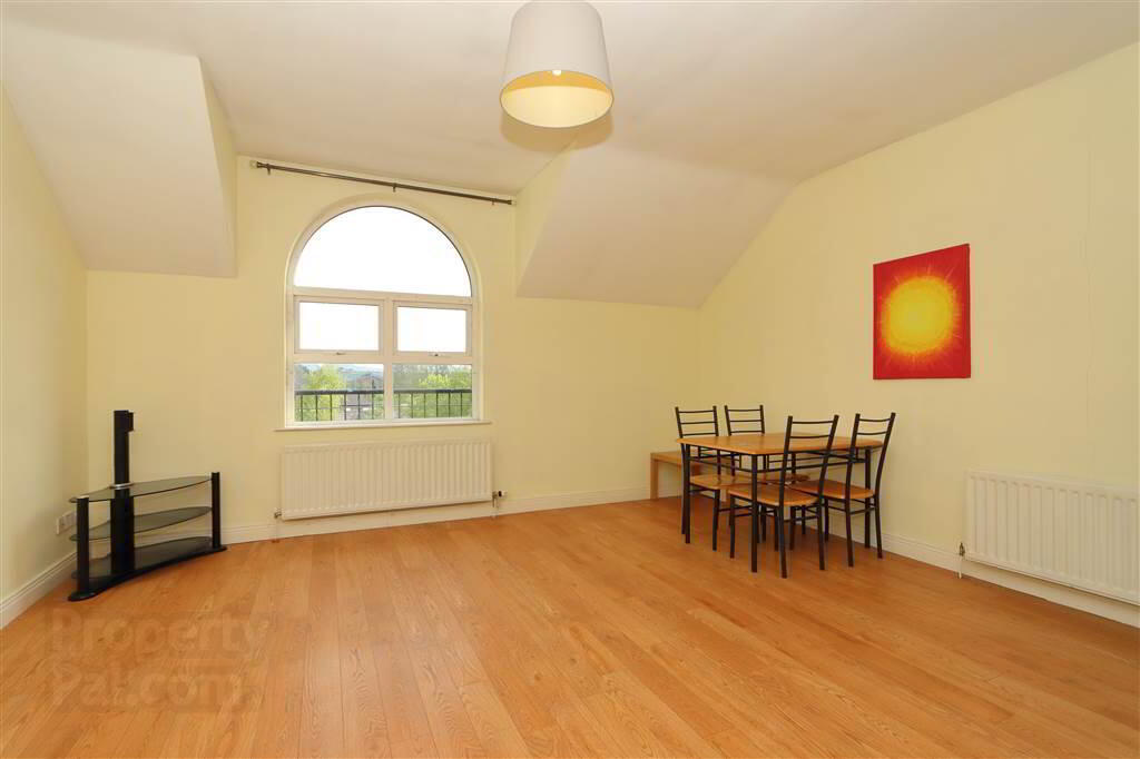 16 Castle Street Court 4 of 13