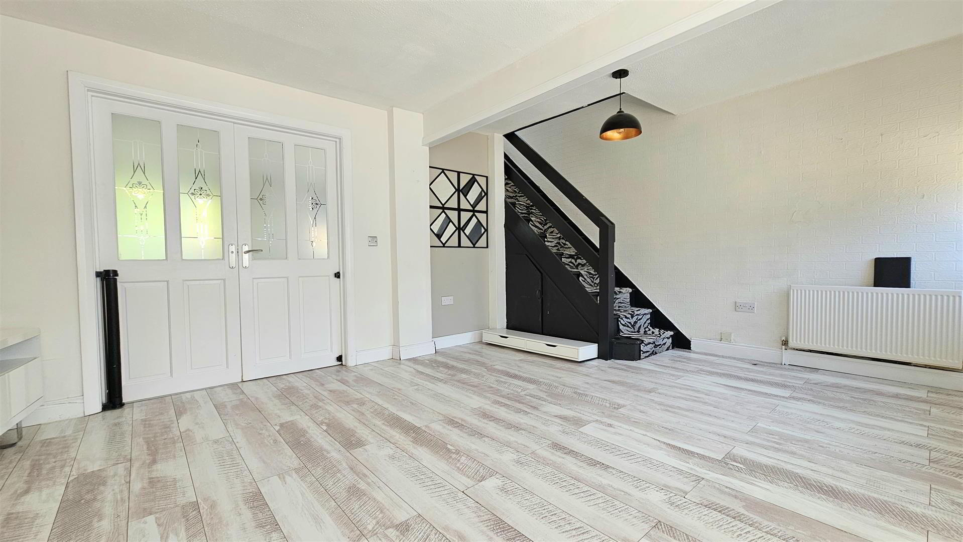 77 Victoria Road 4 of 13