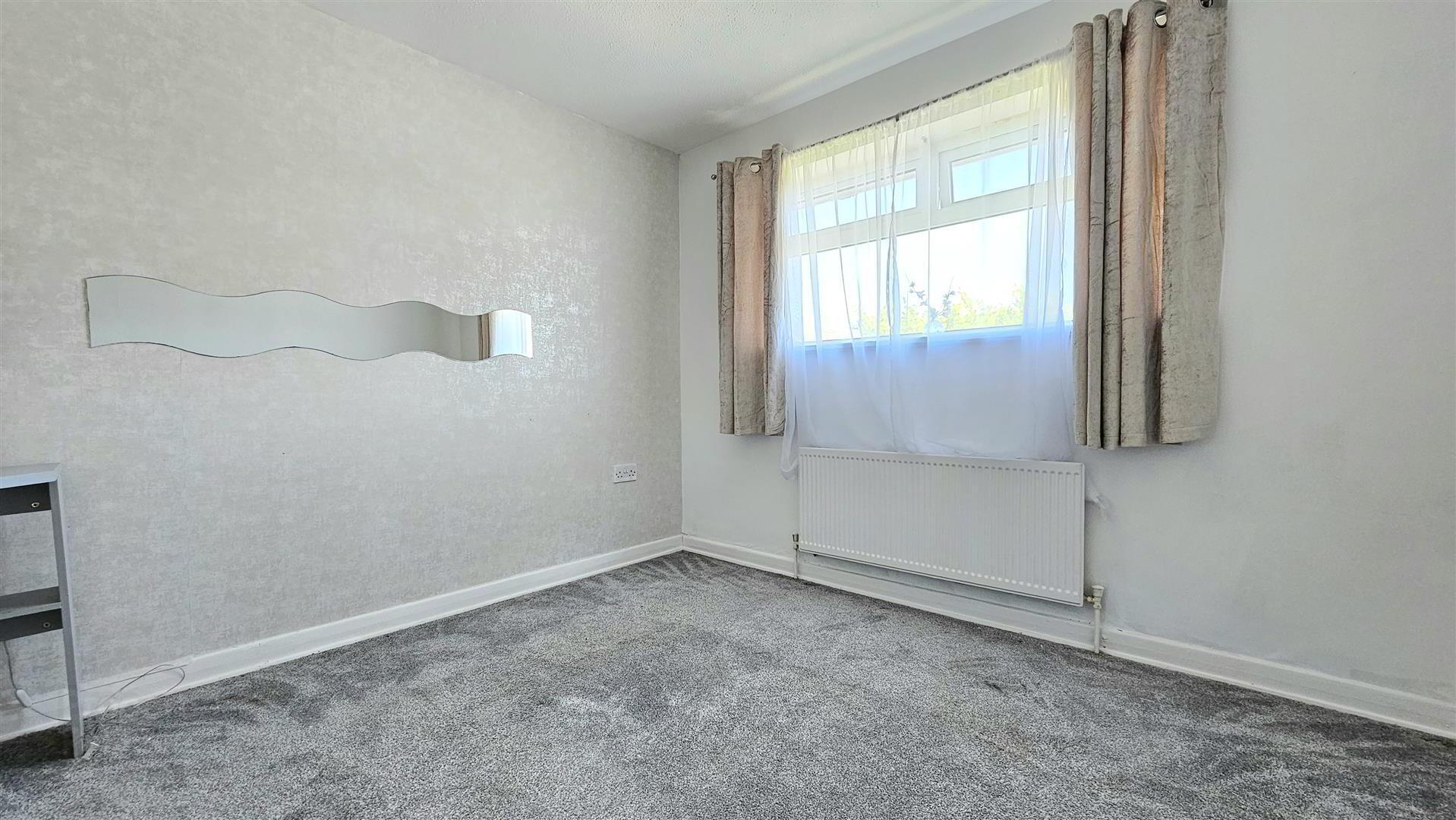 77 Victoria Road 9 of 13