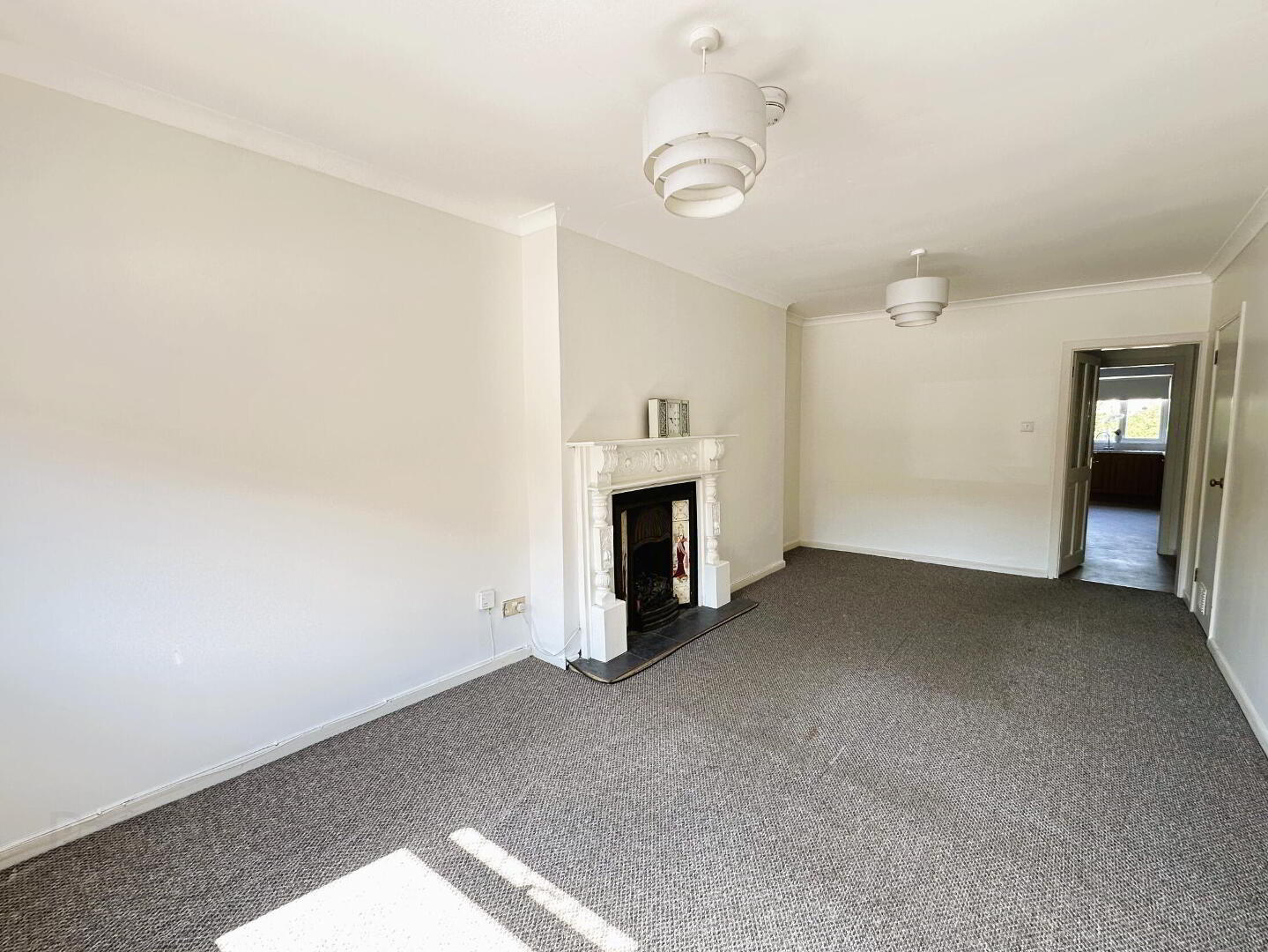 6 Kenlis Street 3 of 17