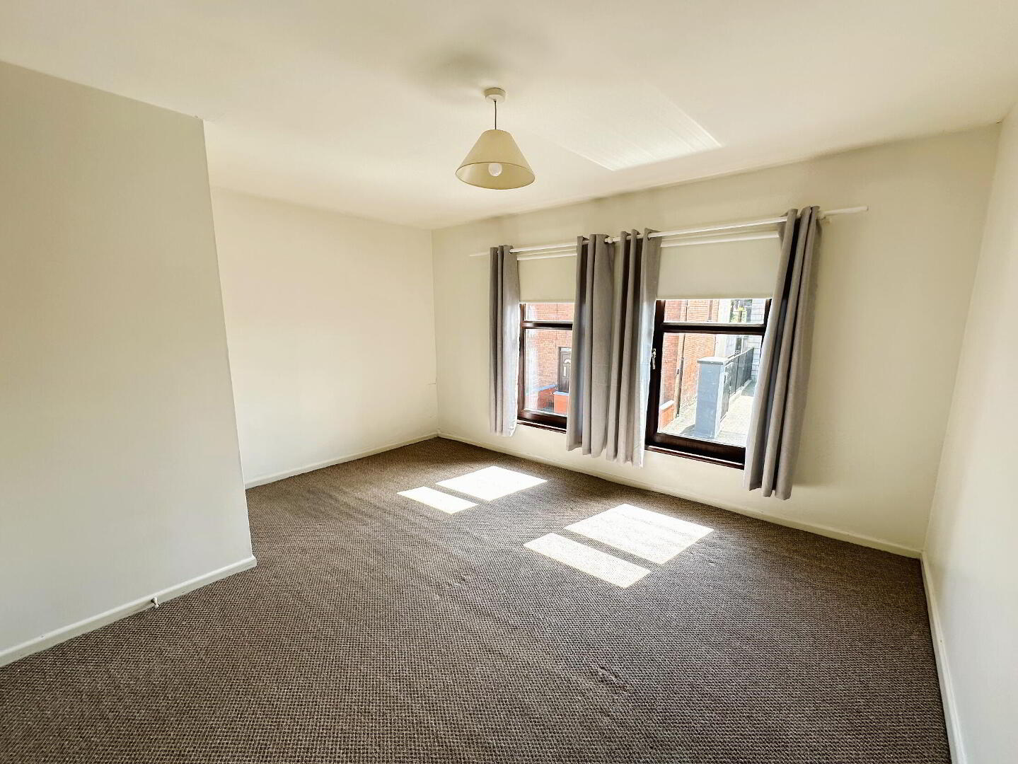 6 Kenlis Street 11 of 17