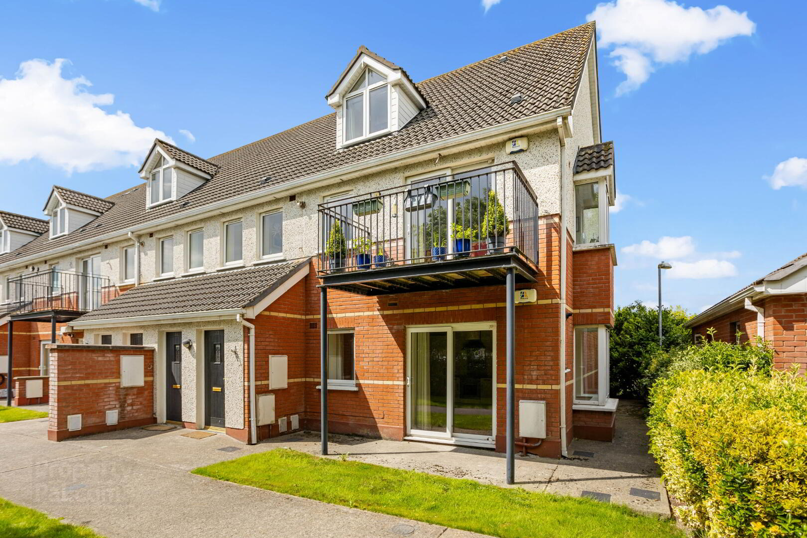 37 Fforster Square 1 of 21