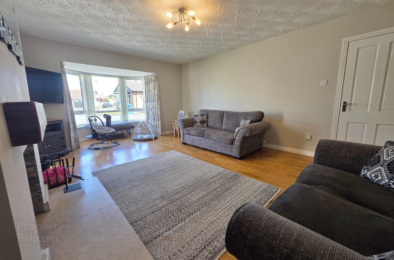 10 Castlehill Crescent 5 of 22