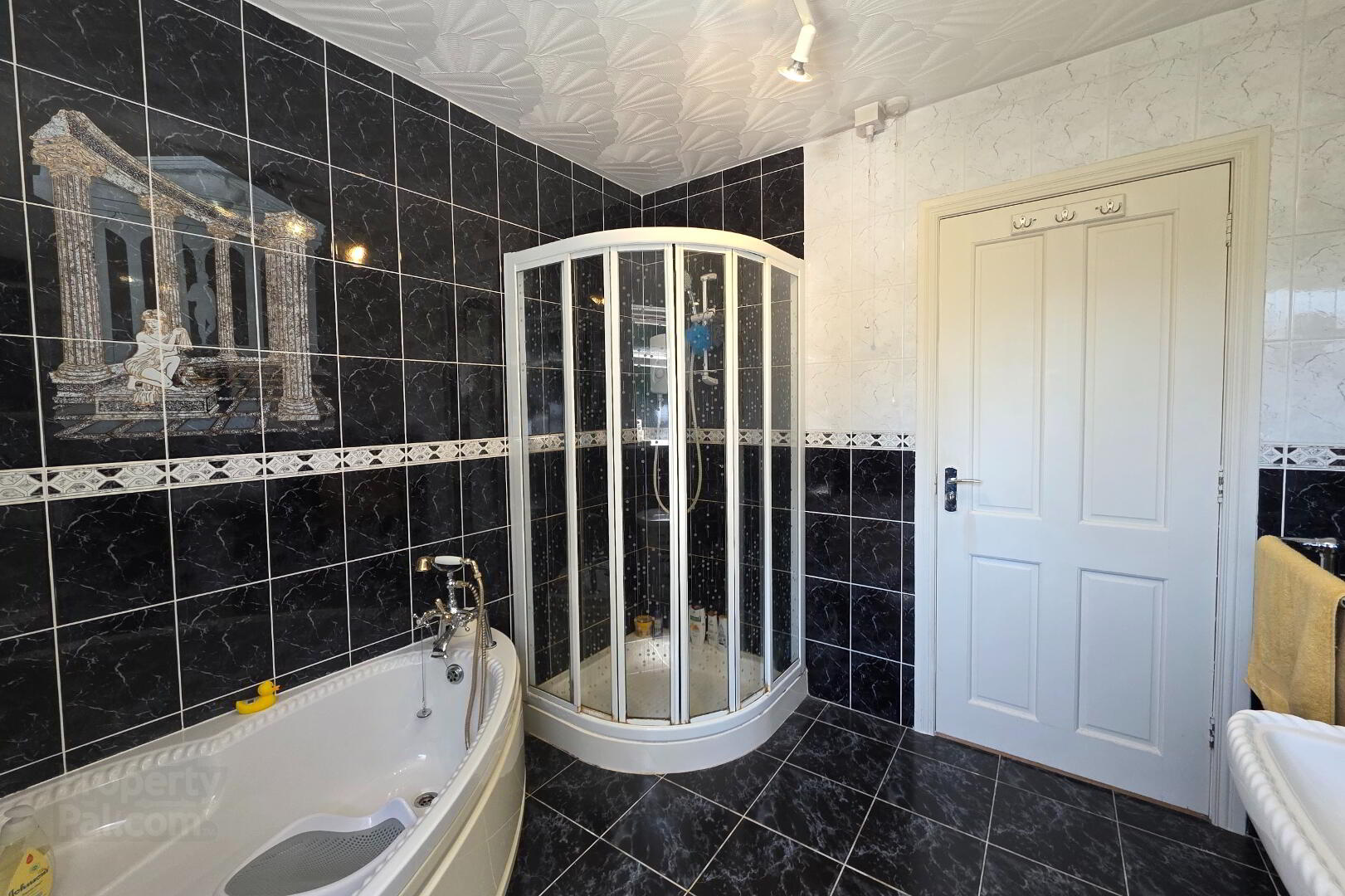 10 Castlehill Crescent 13 of 22