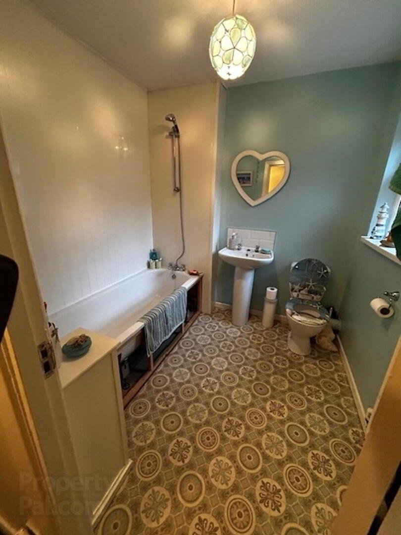 28 Parkgate Gardens , Sydenham , BELFAST, Select, A State 7 of 7