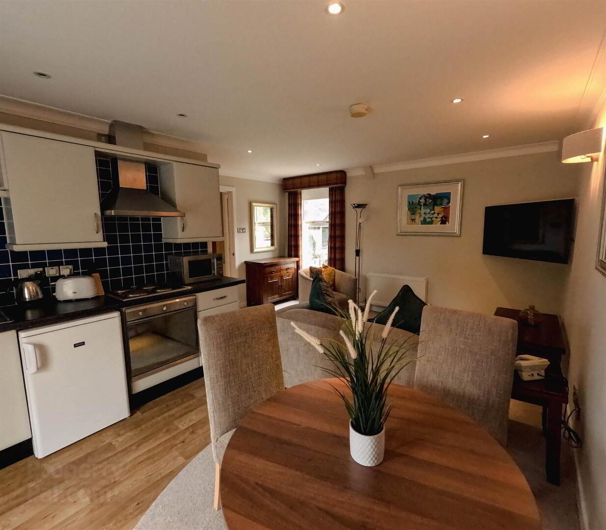 Serviced Apartment, 1 Stag Lodge Apartments 4 of 15