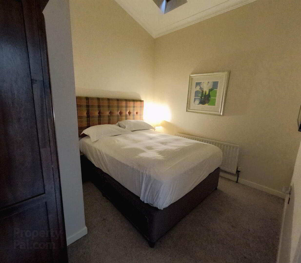 Serviced Apartment, 10 Stag Lodge Apartments 4 of 15