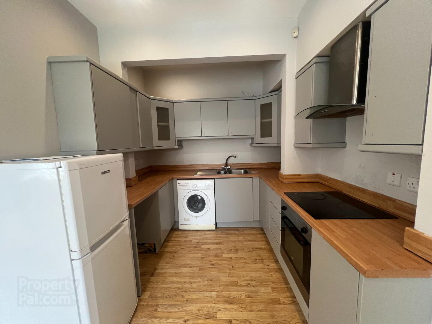 Unit 2, 36 Cliftonville Avenue 3 of 12