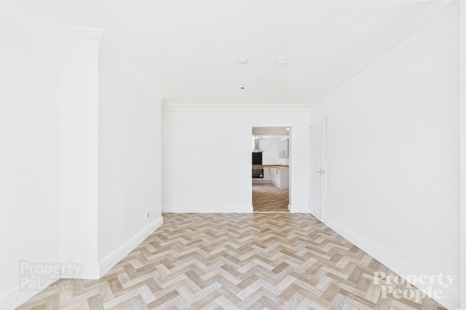 154 Brompton Park 4 of 20