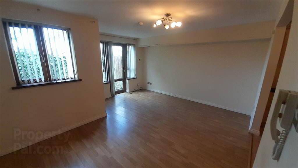 Apt 2 43, Suffolk Road 5 of 8