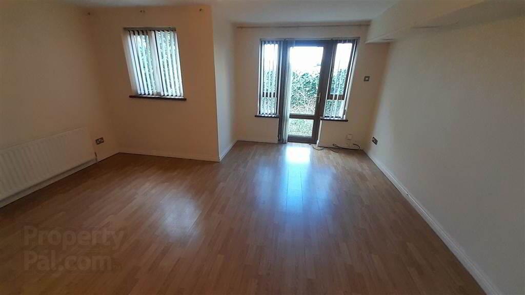 Apt 2 43, Suffolk Road 6 of 8