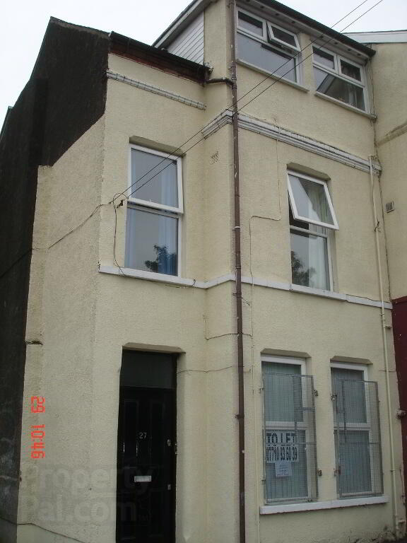 Unit 1, 27 Cameron St 1 of 14