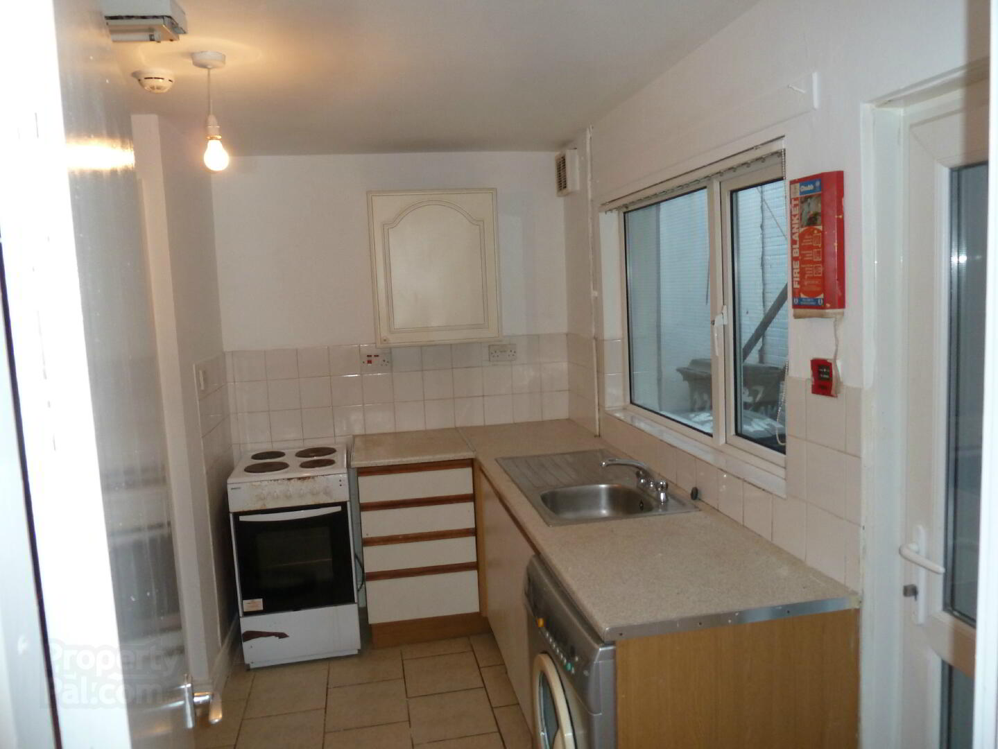 Unit 1, 27 Cameron St 4 of 14