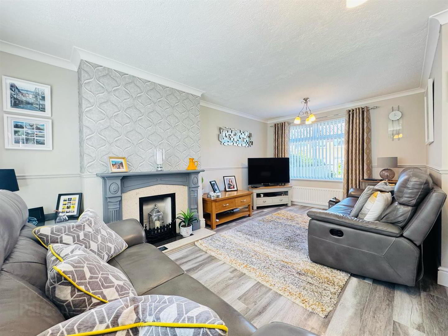 66 Burnthill Crescent 4 of 18