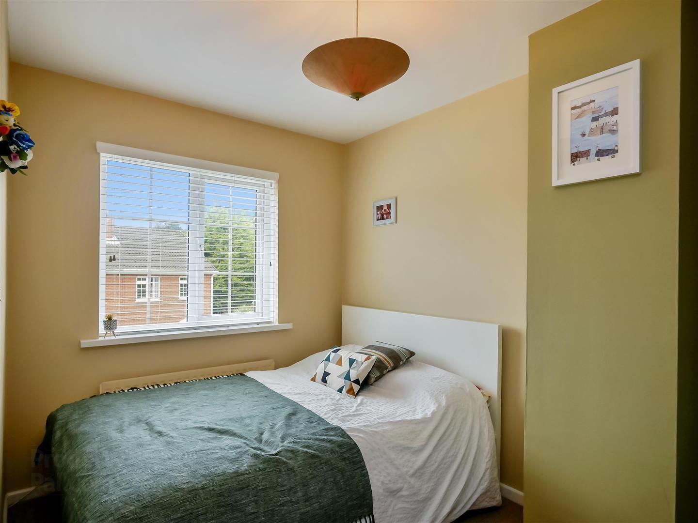 18 Beaufort Avenue 9 of 15