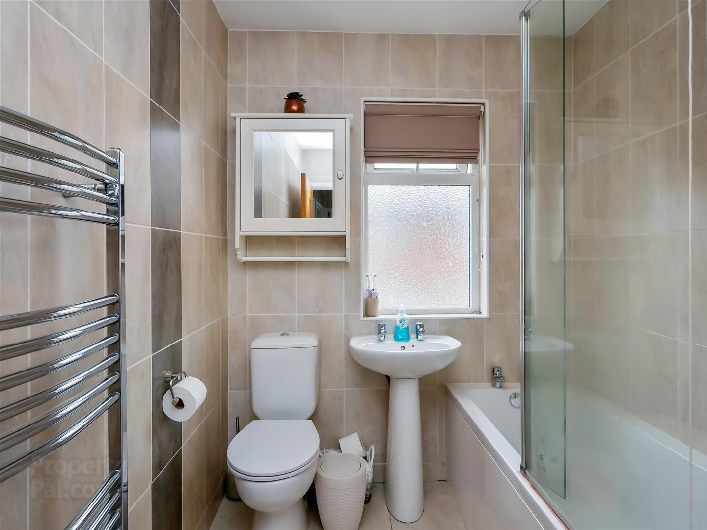 18 Beaufort Avenue 11 of 15