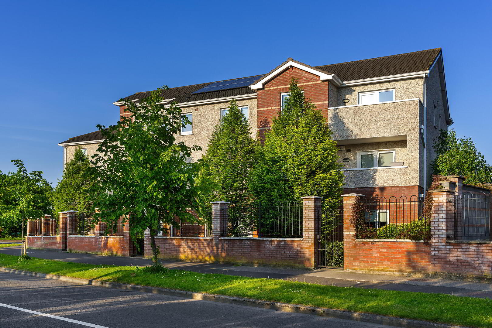 9 Fforster Terrace 1 of 36