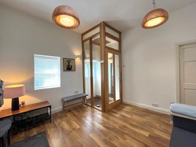 property description image