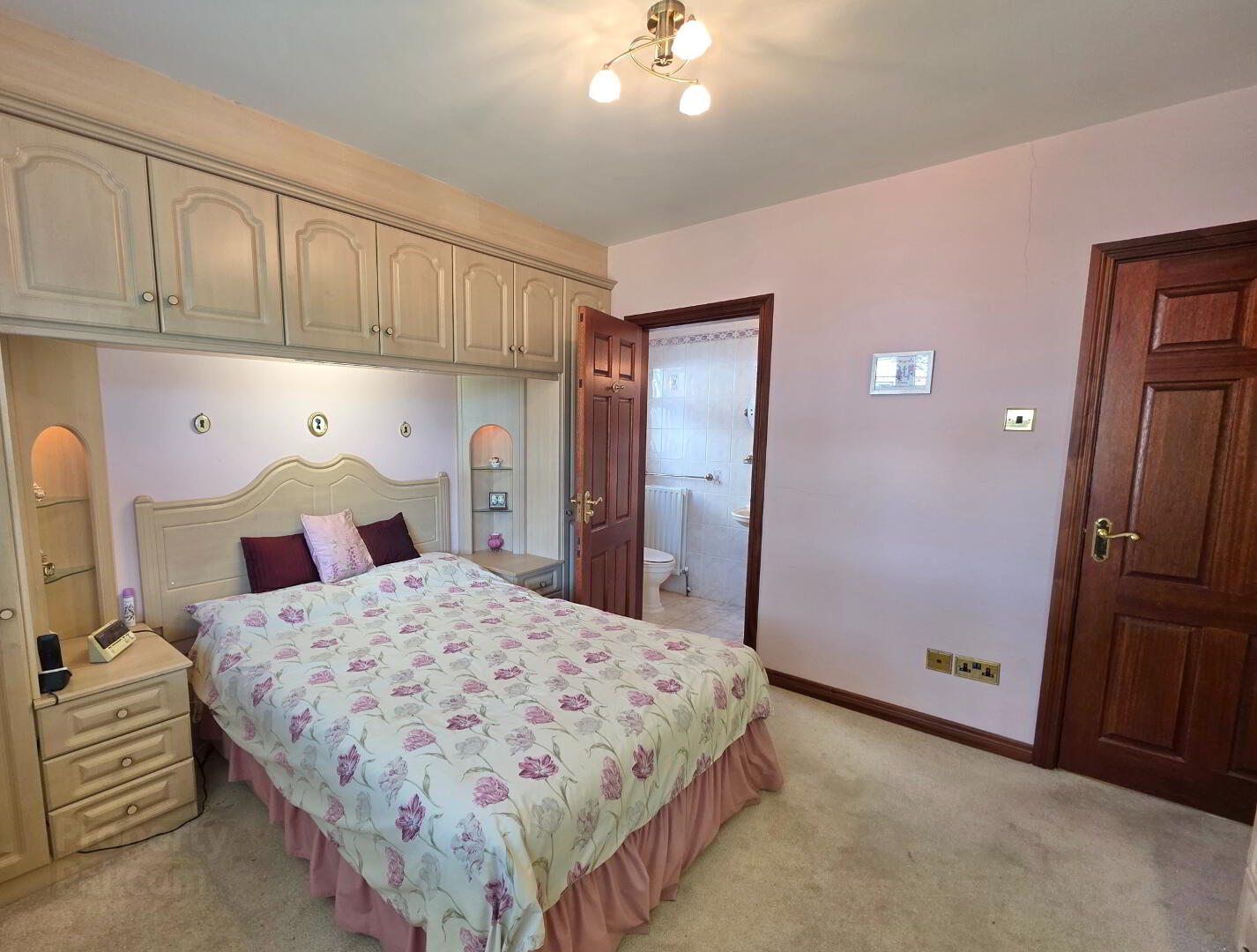 43 Beechcroft 22 of 41