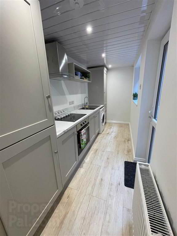 28 Carmel Street 3 of 7