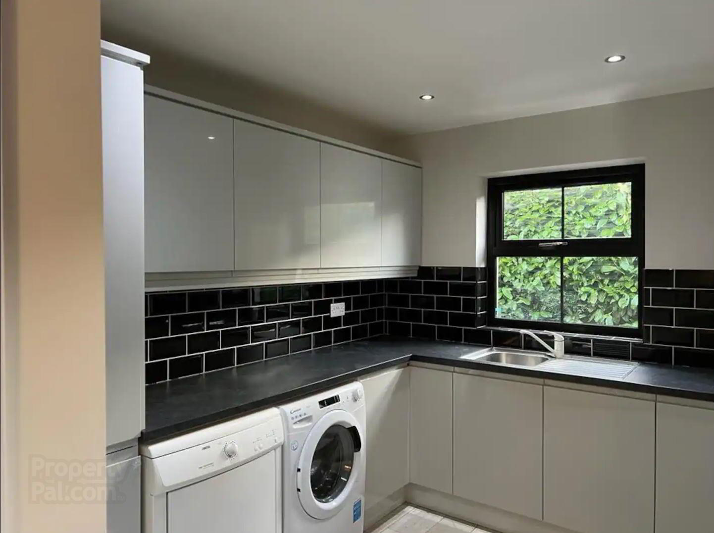 Short Term Let, 292 Belfast Road 5 of 9