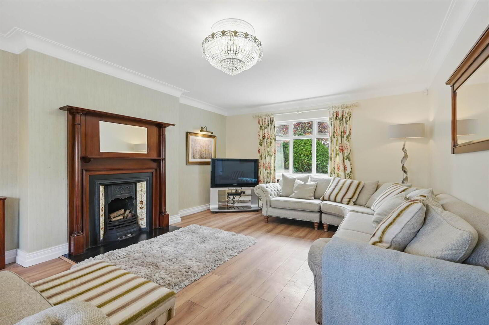 52 Markethill Road 4 of 33