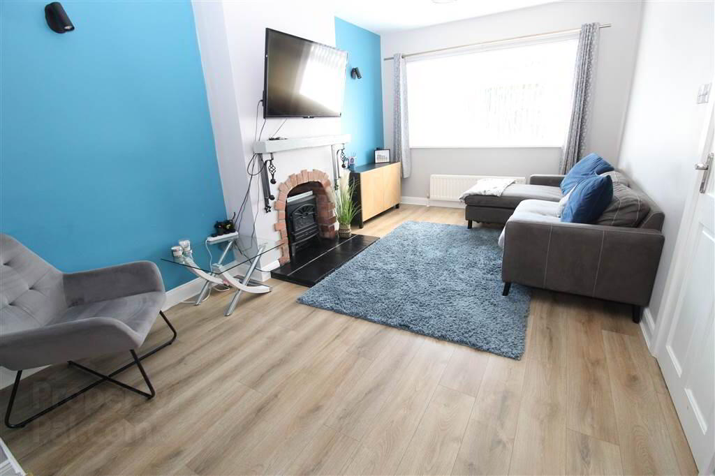 30 Castlemore Avenue 5 of 16