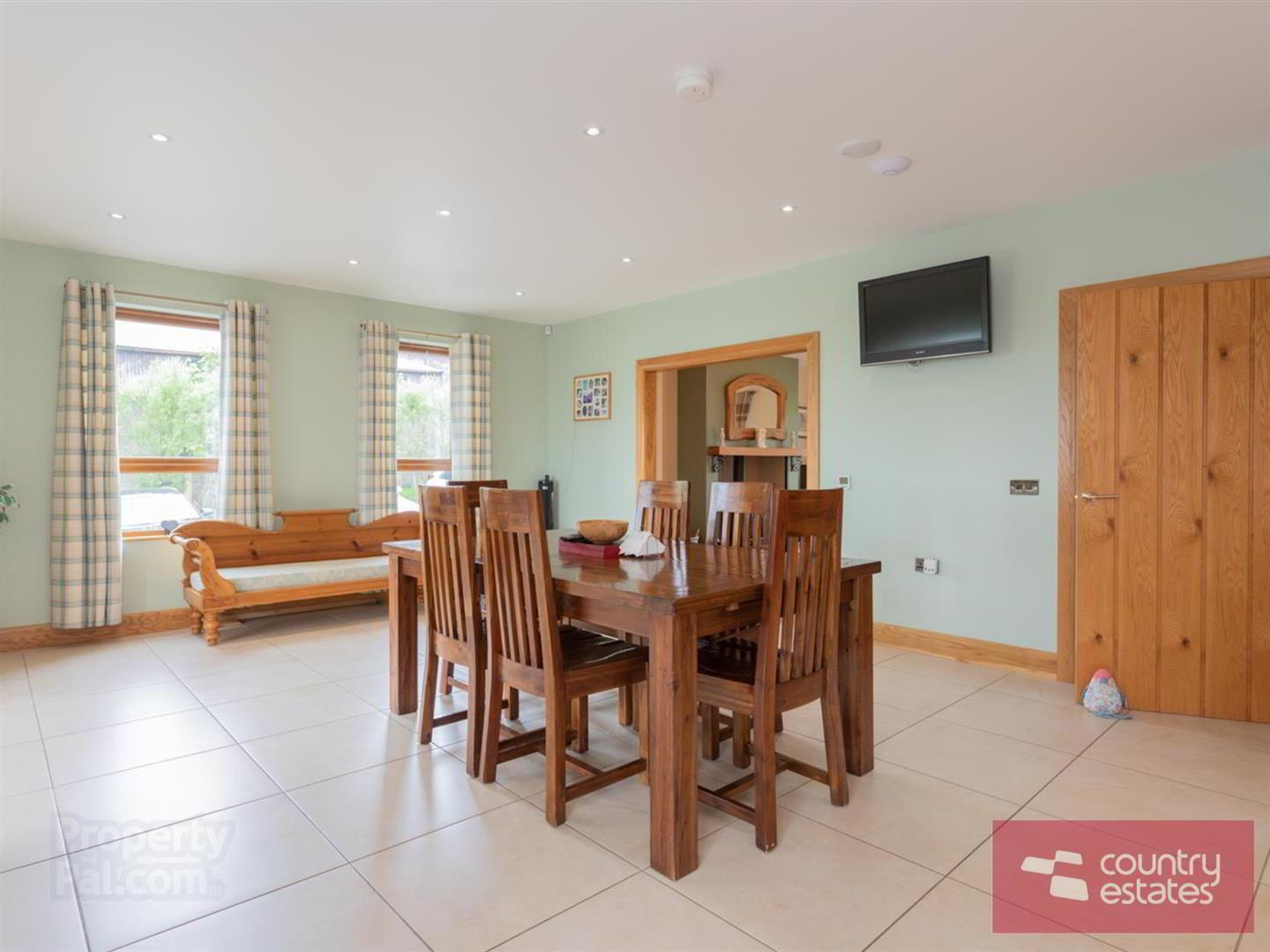 60b Tildarg Road 27 of 67