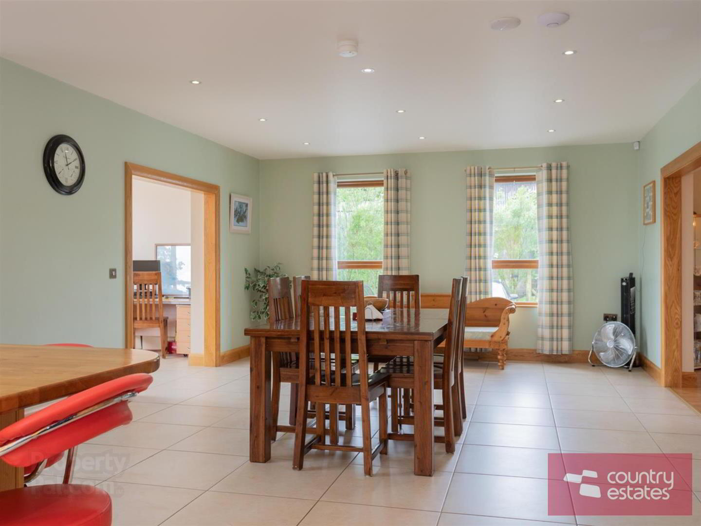 60b Tildarg Road 25 of 67