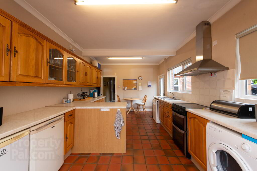 16 Downview Avenue 8 of 31