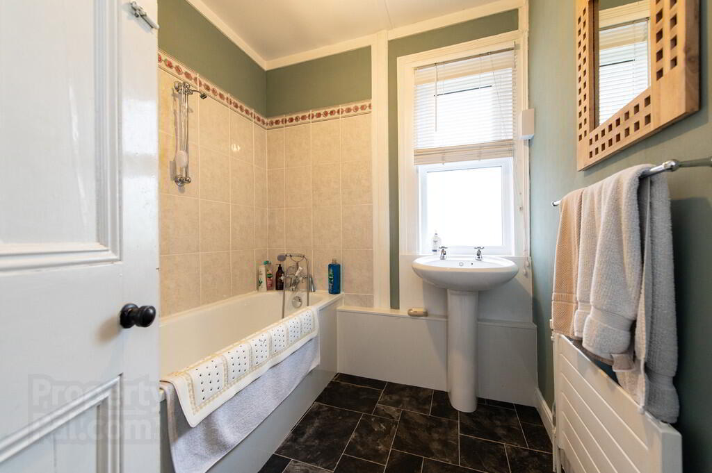 16 Downview Avenue 19 of 31