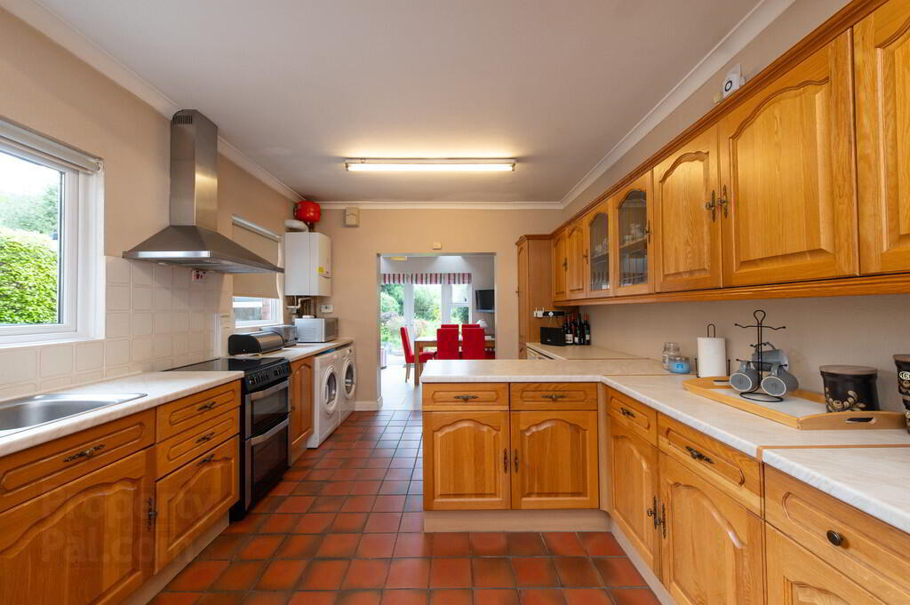 16 Downview Avenue 9 of 31