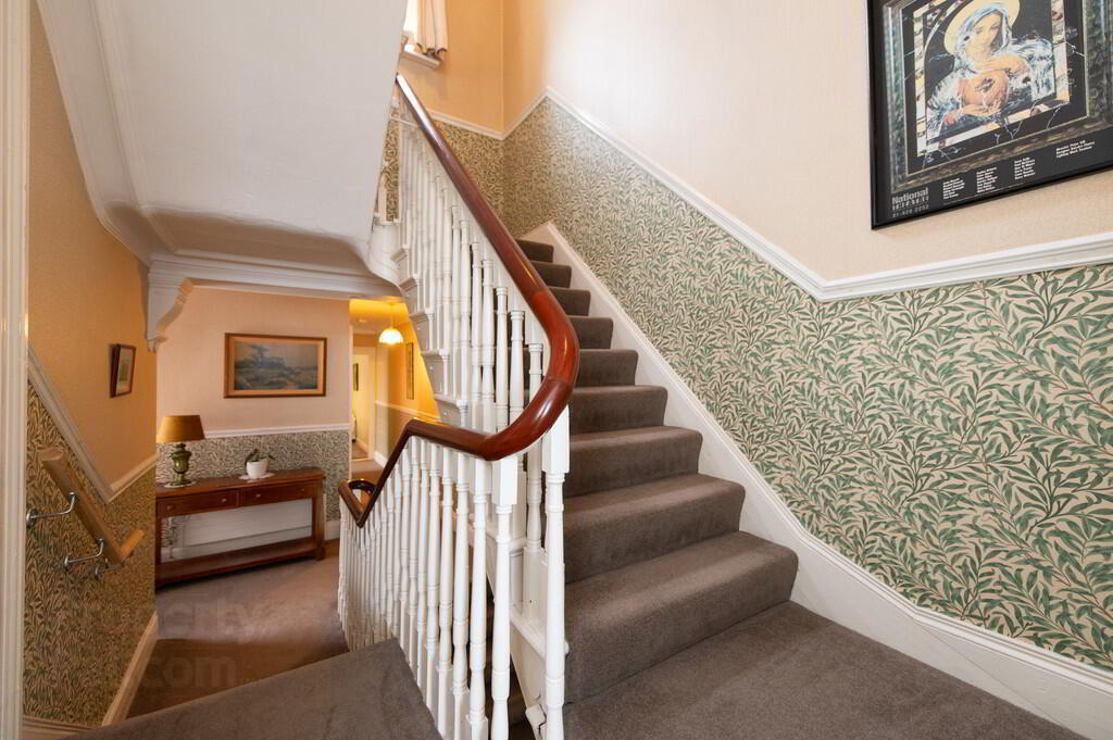 16 Downview Avenue 22 of 31