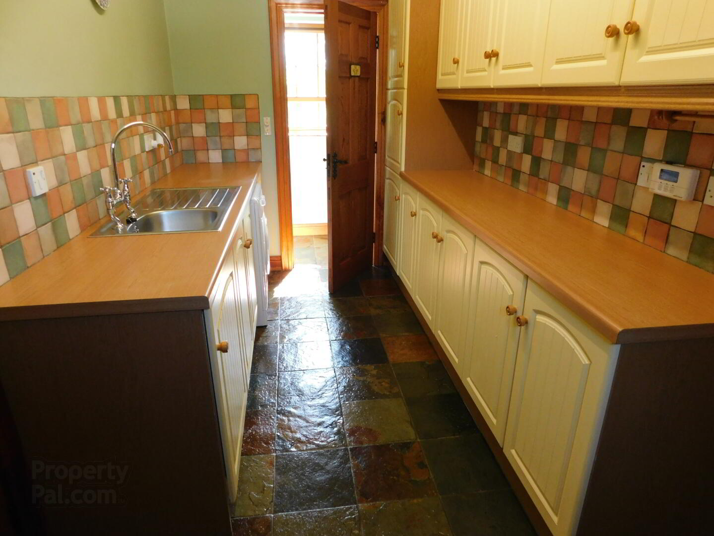 19 Mulmona Road 12 of 41