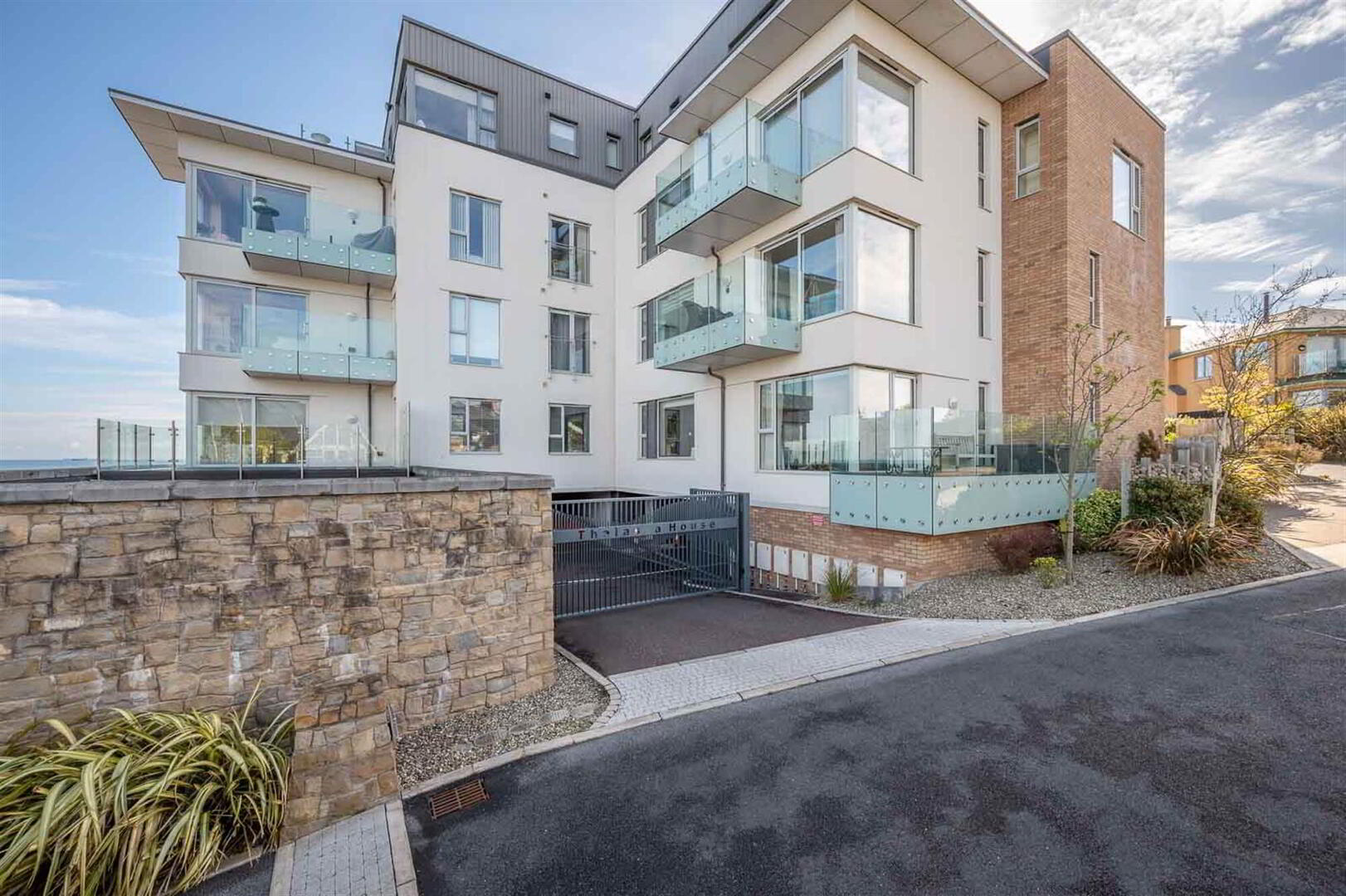 Apartment 1 Thalassa House 22 Downshire Lane 32 of 34
