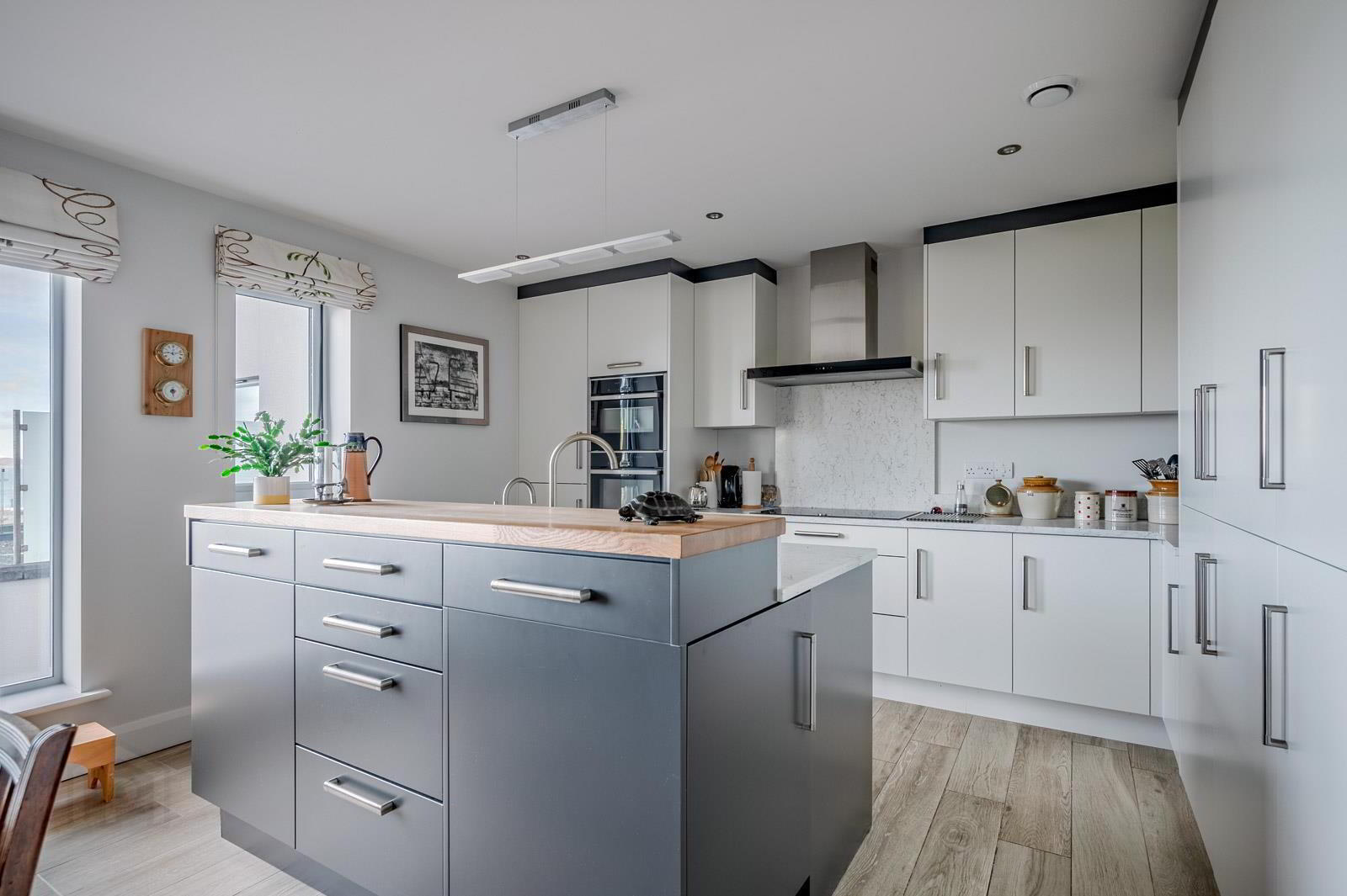 1 Thalassa House, 22 Downshire Lane 15 of 38