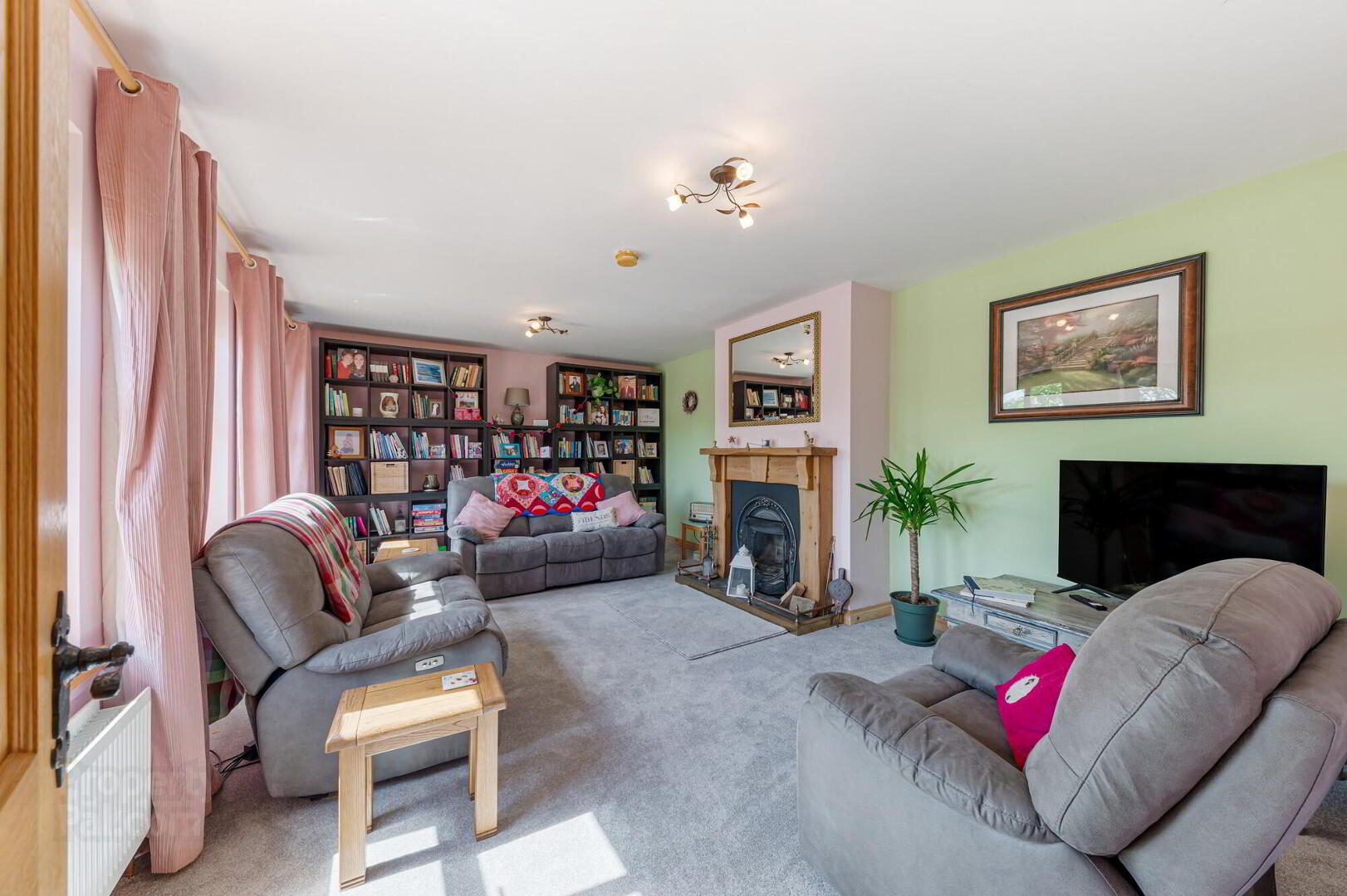 10 Upper Ballygelagh Road 5 of 36
