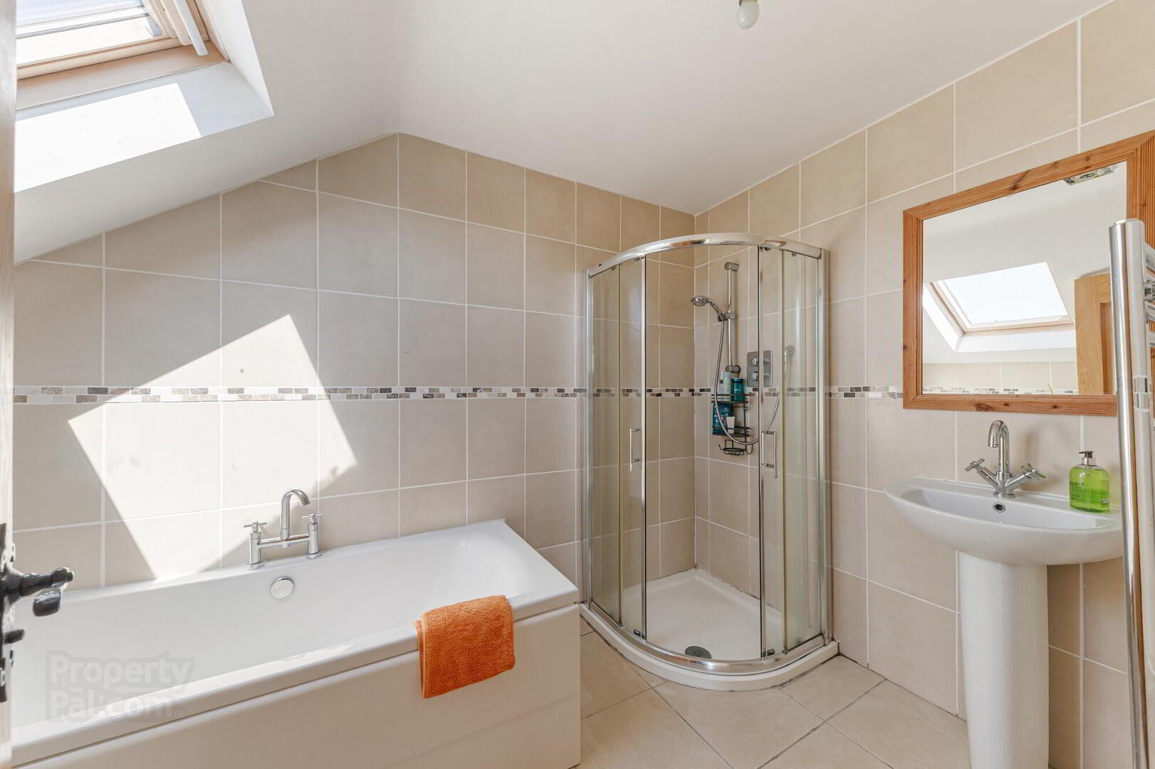 10 Upper Ballygelagh Road 25 of 36