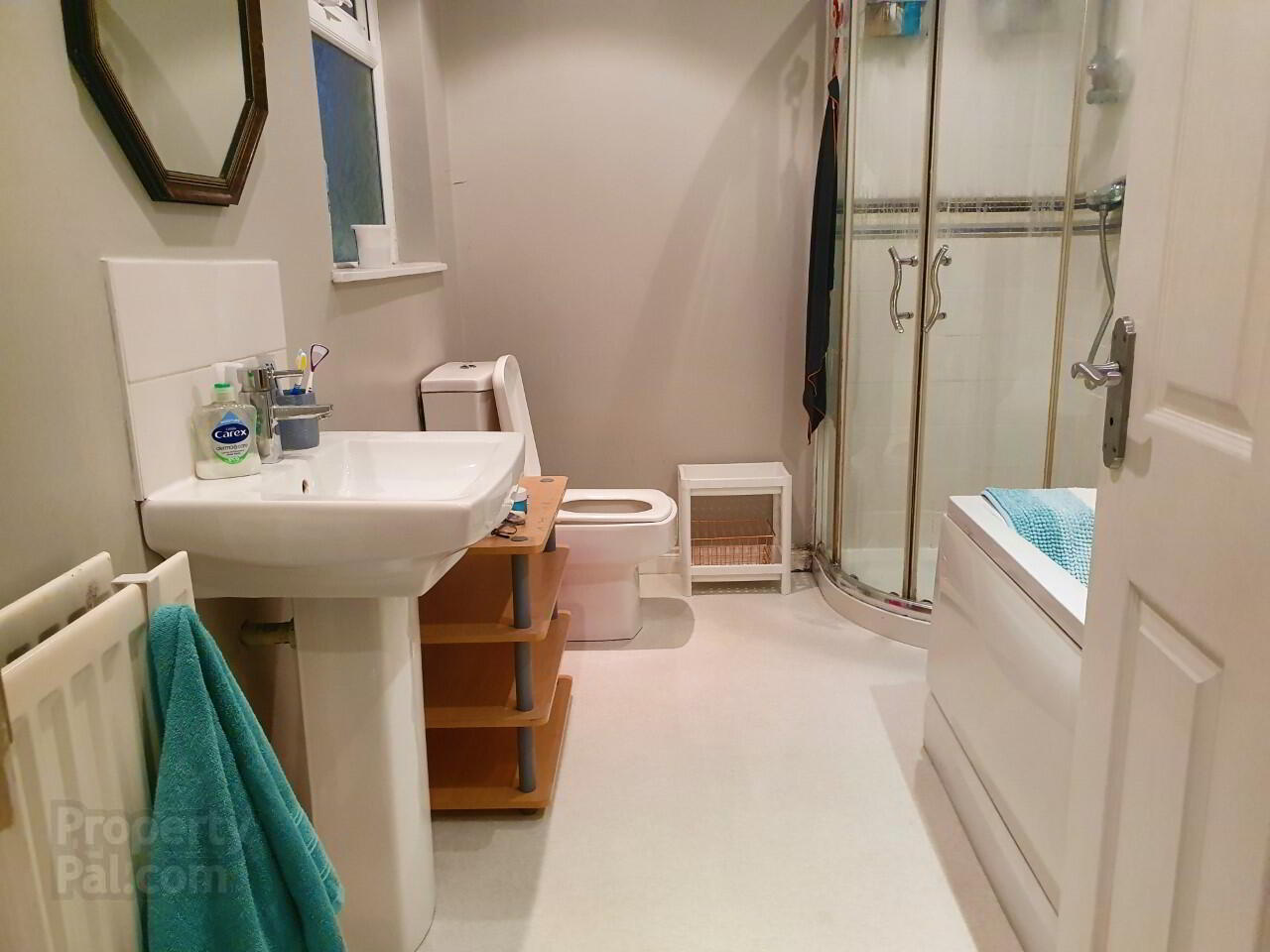 Room 2, 39 Donegal Avenue 6 of 6