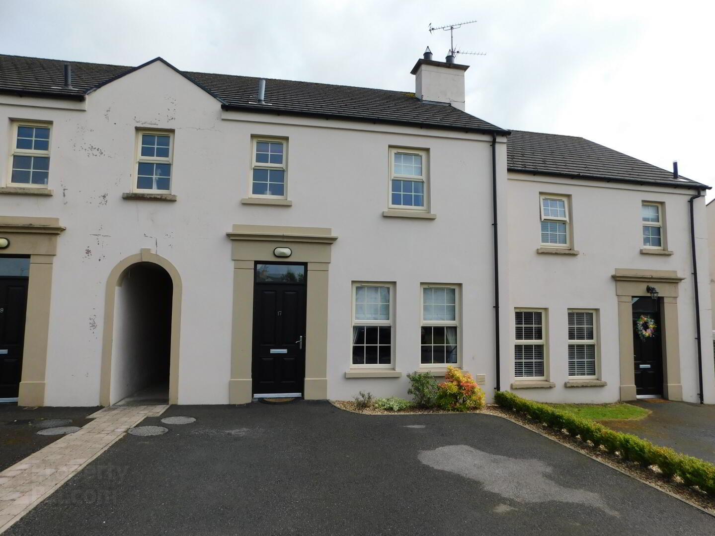 17 Carnalea Manor 1 of 12