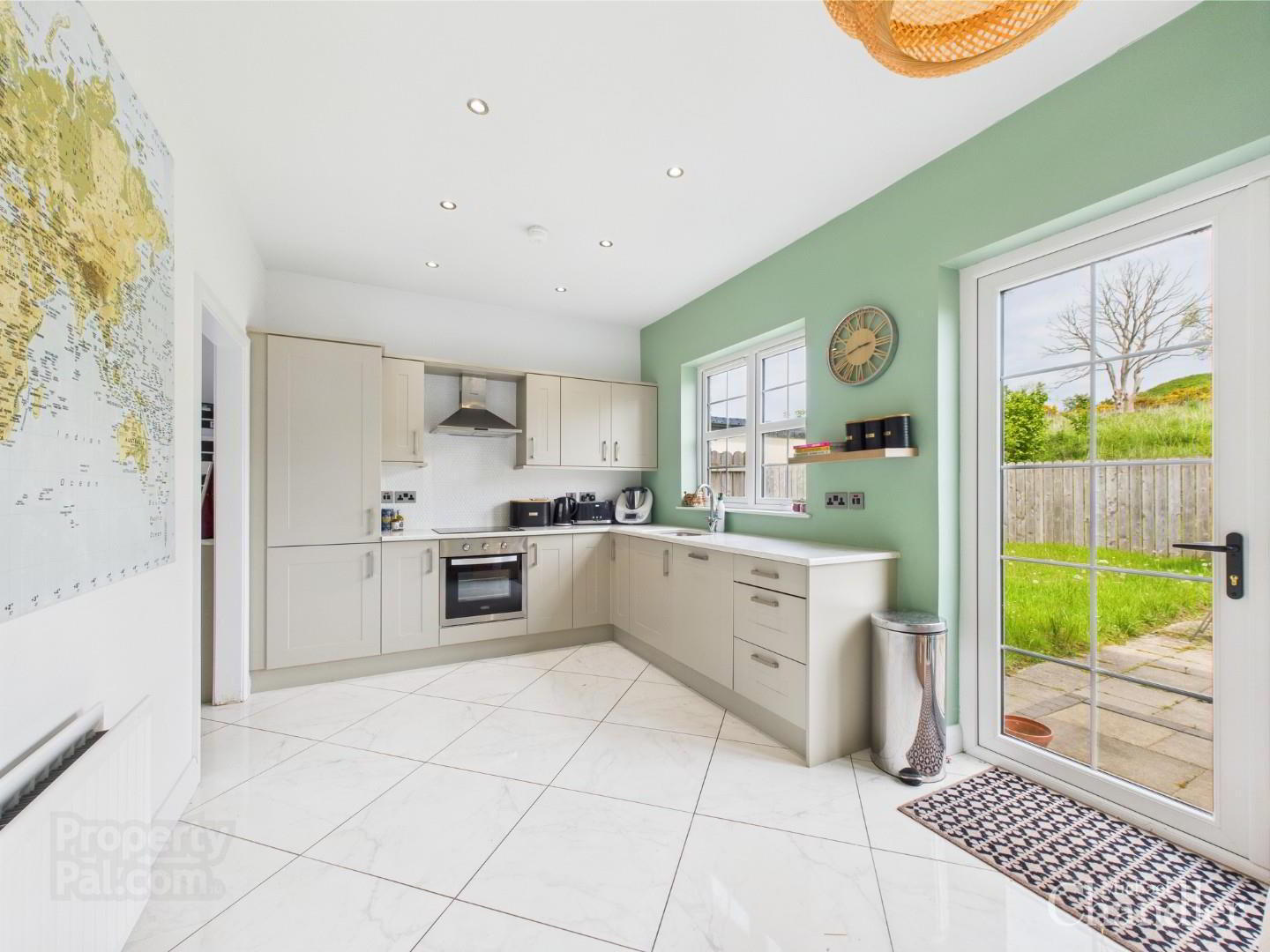 37 Moss Lane 5 of 14