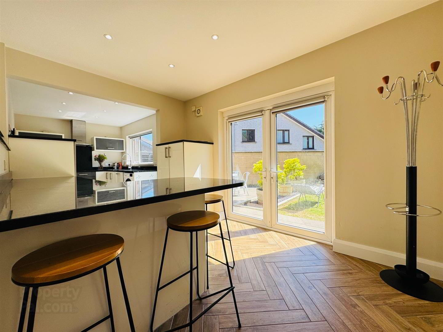 4 Sandyholme Way 8 of 25