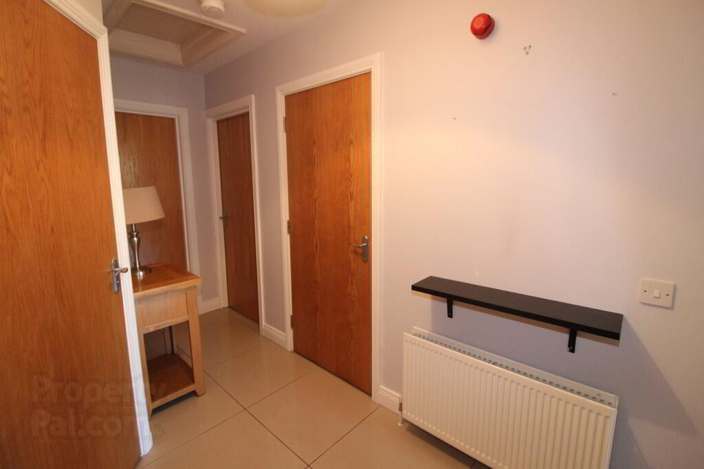 Apt 6, 699 Antrim Road 3 of 14