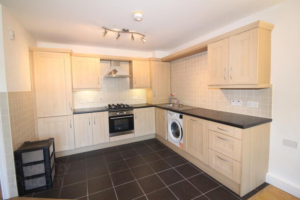 Apt 6, 699 Antrim Road 7 of 14