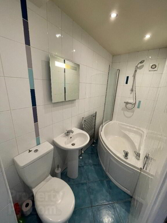 18 Hugh Street 6 of 8