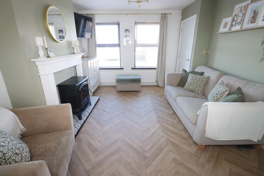 2 Rowan Court 3 of 16