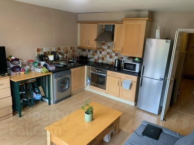Unit 5, 99 - 101 Eglantine Avenue 3 of 5