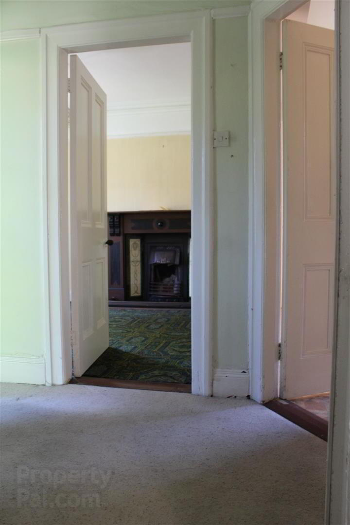 48 Knutsford Drive 6 of 42
