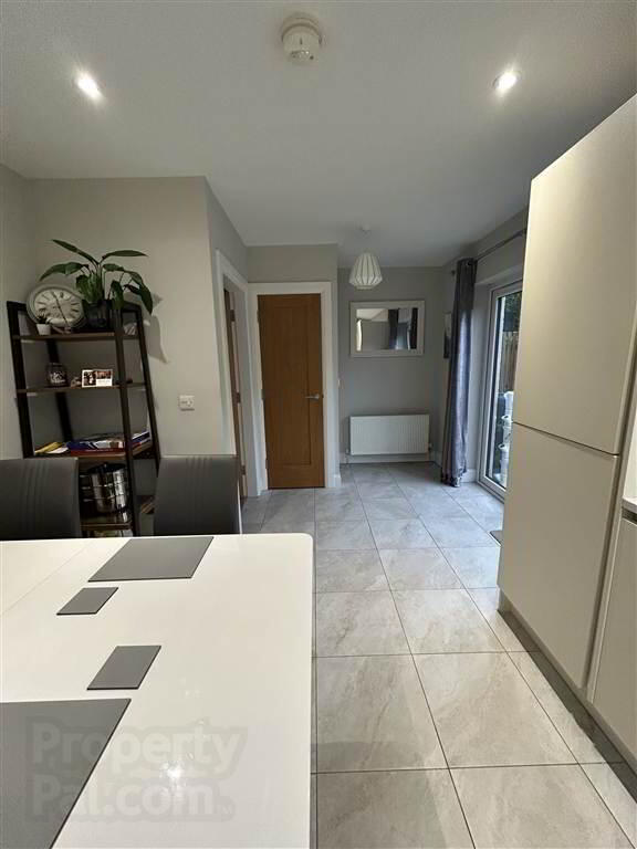 3 Evesham Lane 4 of 14