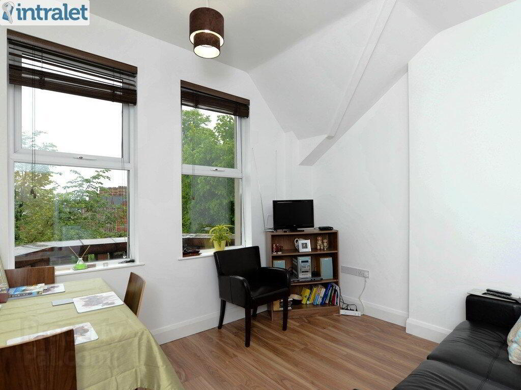 Apt 6, 41 Ulsterville Avenue 3 of 7